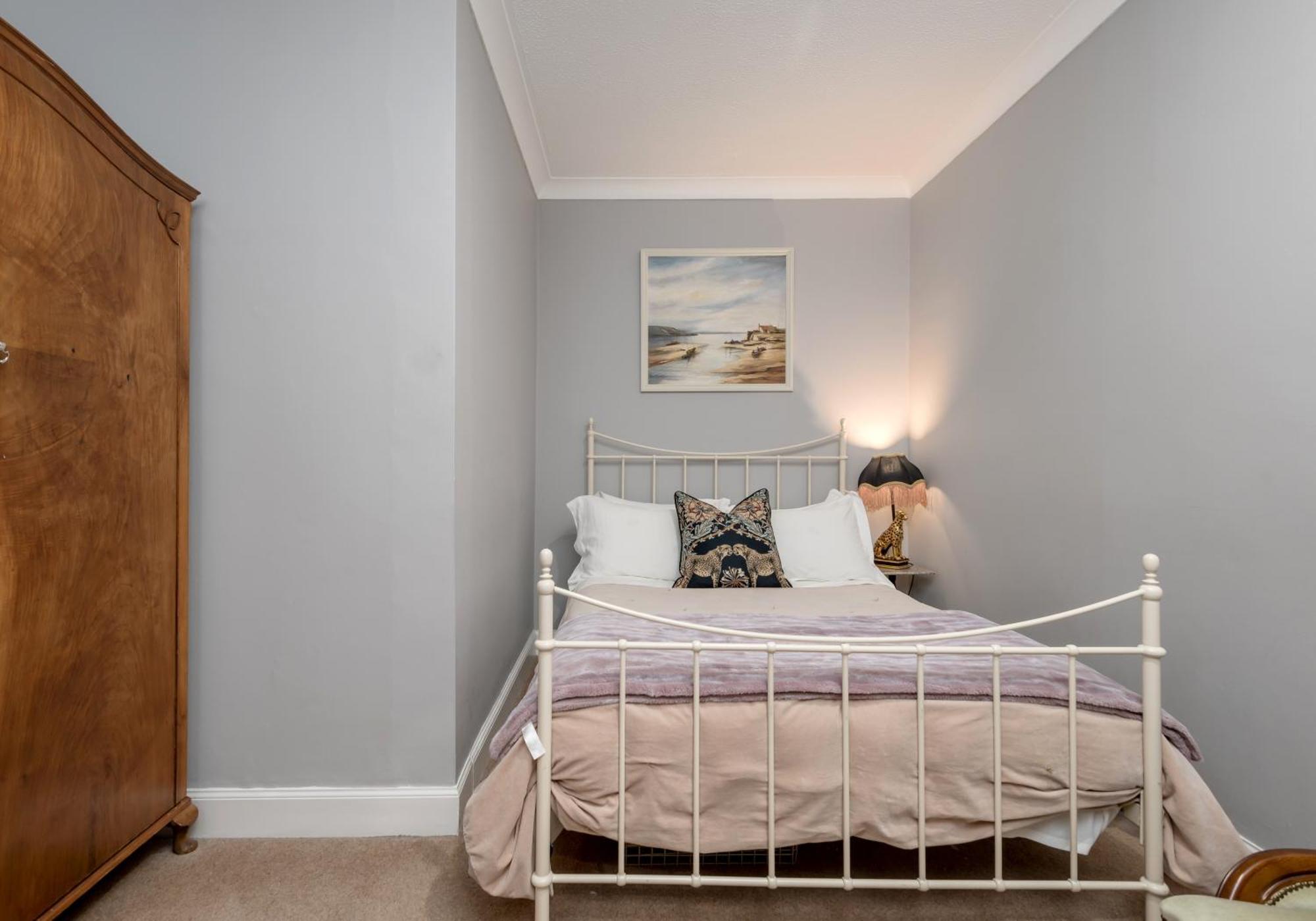 The Lauderdale Street Apartment